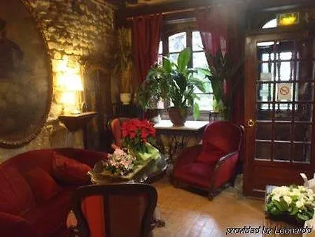 Hotel Esmeralda Parigi